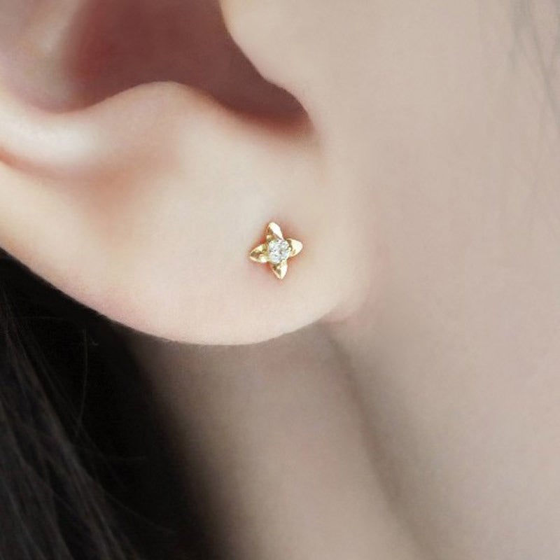 TAKE-UP [セカンドピアス]K18ミニフラワーピアス0.04ct（YG