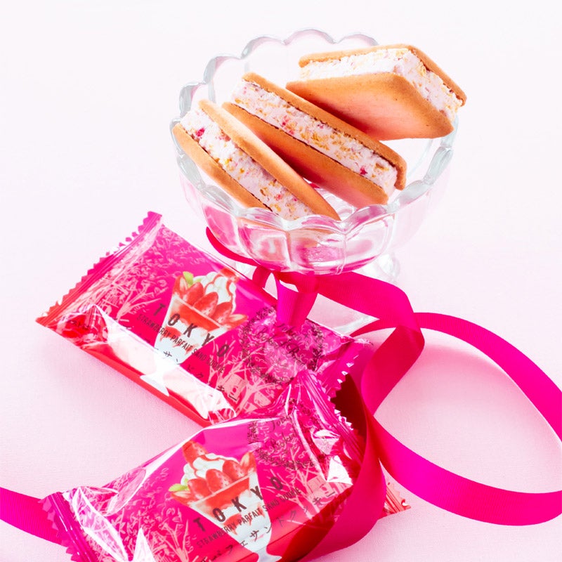 東京「TokyoBakedBase」 苺パフェサンドクッキー16個