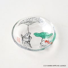 ハローキティ鳥獣戯画 ガラス小皿（蓮の傘）〈1枚〉