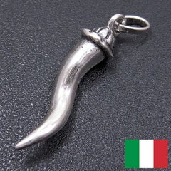 イタリア製コルノ（角）・とうがらしのシルバーチャーム：中（いぶし銀）　CHARMS＆Co.：　Made in Italy