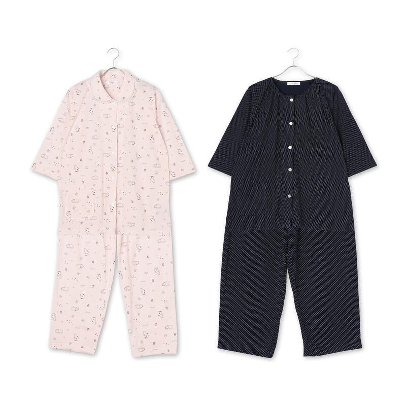 お洋服43枚です。たくさん入っています。お楽しみ袋です。 お洋服43枚です。たくさん入っています。お楽しみ袋です。