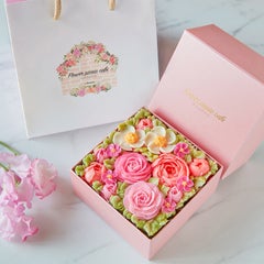 ◆食べられるお花のボックスフラワーケーキ（ピーチピンク）/Flower Picnic Cafe（フラワーピクニックカフェ）