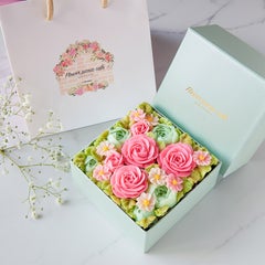 ◆食べられるお花のボックスフラワーケーキ（スプリングガーデン）/Flower Picnic Cafe（フラワーピクニックカフェ）