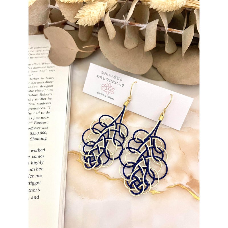水引リーフピアス／イヤリング｜かわいい水引とわたしのお気に入り（カワイイミズヒキトワタシノオキニイリ