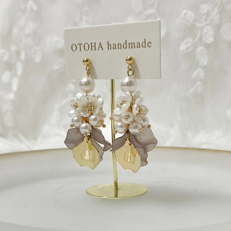 CHOOSEBASE SHIBUYA 小さなお花と花びらピアス/イヤリング