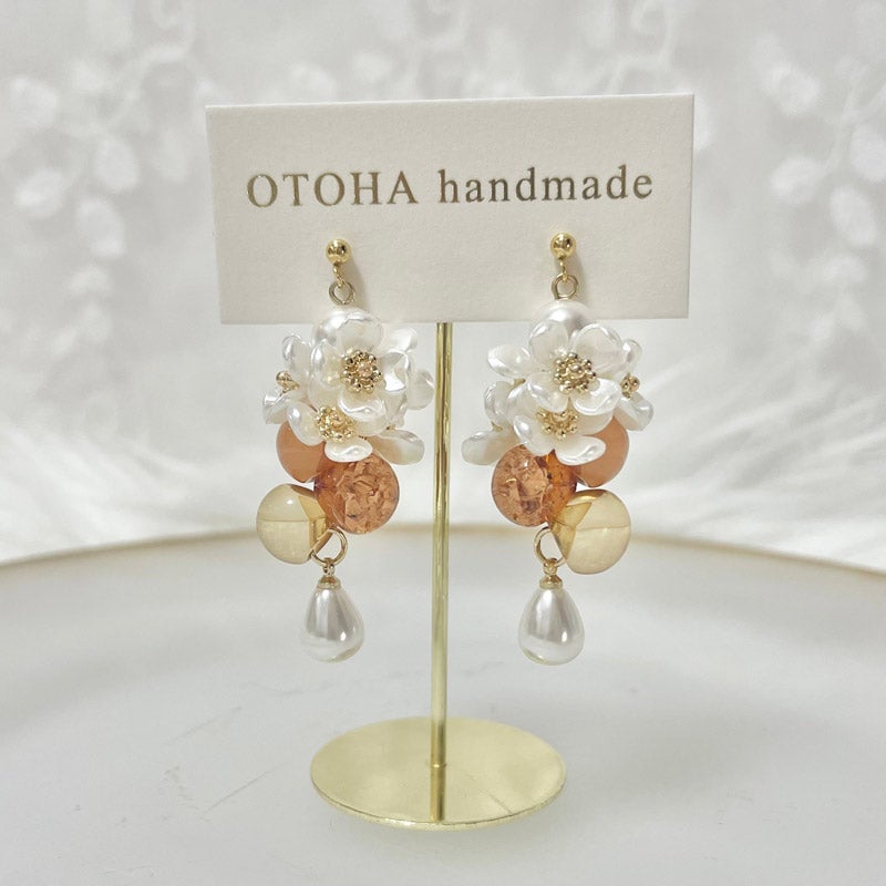 CHOOSEBASE SHIBUYA 小さなお花と鈴丸ビーズ（ブラウン）ピアス/イヤリング｜OTOHA handmade（オトハハンドメイド） 通販  - 西武・そごうの公式ショッピングサイト e.デパート