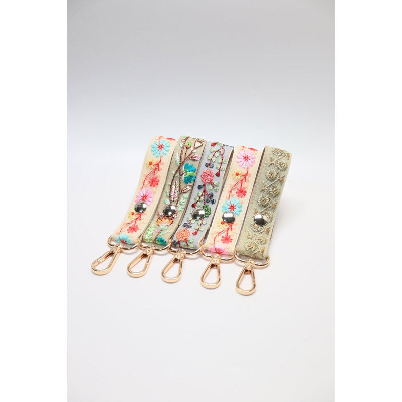CHOOSEBASE SHIBUYA インド刺繍リボン キーホルダー 15cm