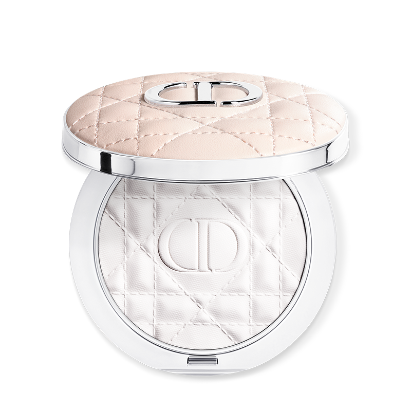 ディオールスキン フォーエヴァー ヌード ラディアントフィルター　ショッパー付き DIOR ディオールスキン フォーエヴァー ヌード ラディアント